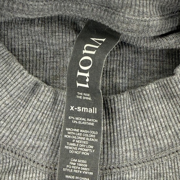 Vuori Mudra Long Sleeve Mock Neck Ribbed Crop Top Charcoal Grey XS READ - Picture 2 of 9